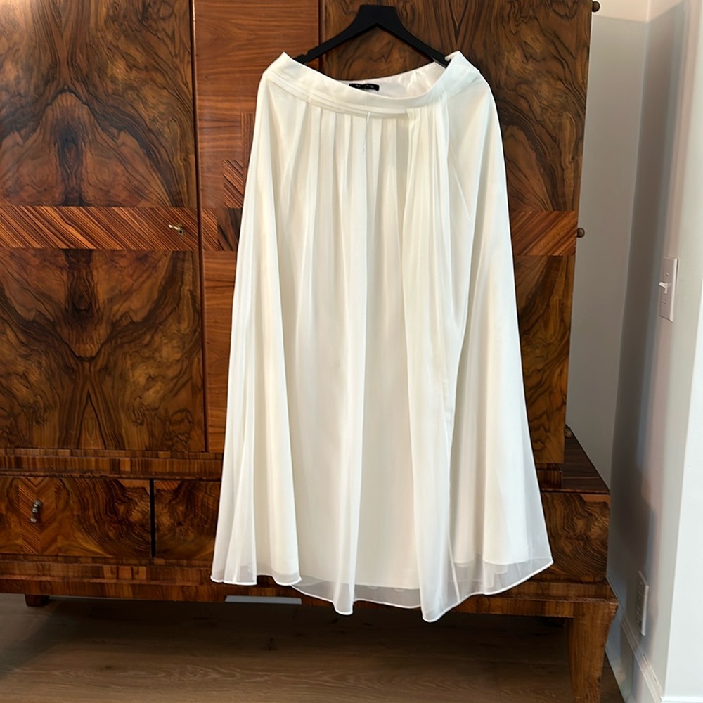 White House Black Market size 10 NWT ecru maxi skirt